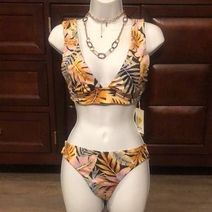 Brand🆕😍🔥😍 BILLABONG 2pc bikini , reversible